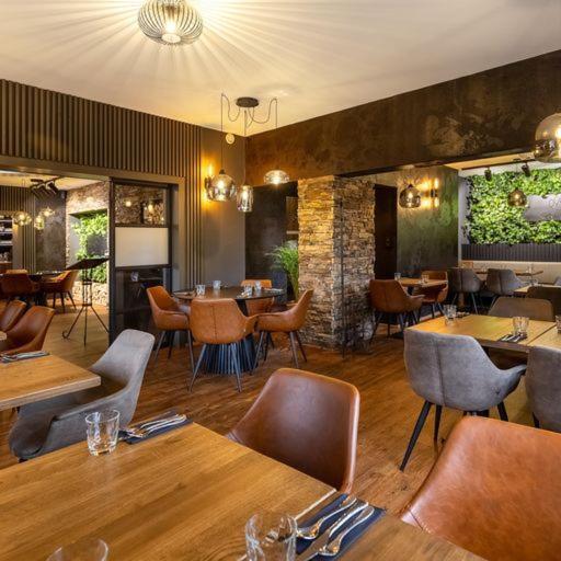 Garden Restaurant & Pension 帕尔杜比采 外观 照片